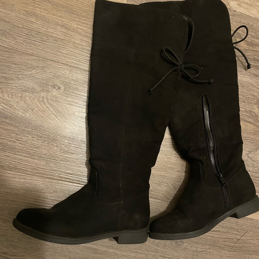 Girls tall black boots zip sides size 12